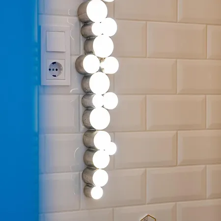 Faces - Funky Design In Vibrant Centre *