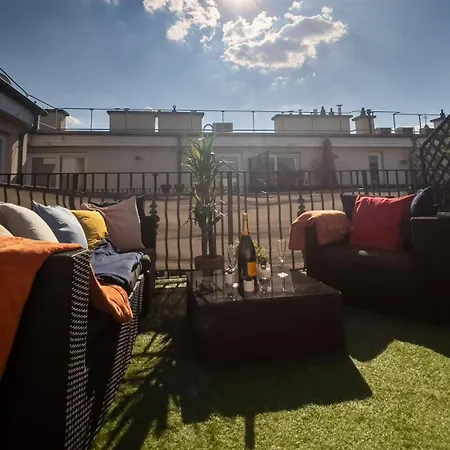 Luxurious Penthouse In The Heart Of Apartment *