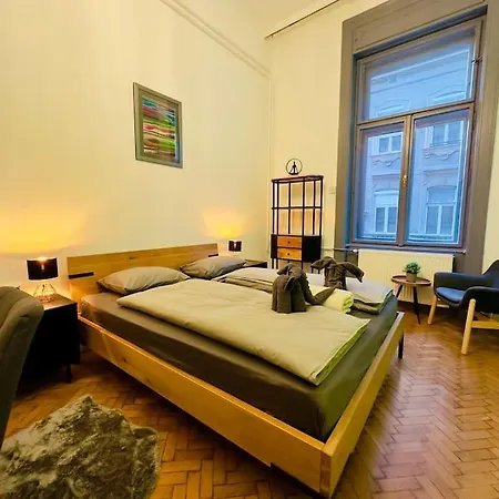 New! Huge Luxury 5br In - Rose House Apartment Budapest
