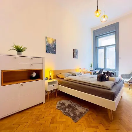 New! Huge Luxury 5br In - Rose House Budapest