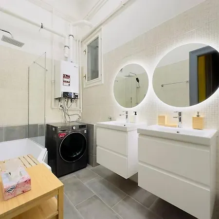 Apartment New! Huge Luxury 5br In - Rose House