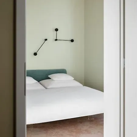 Apartment A50-designer No 5 *