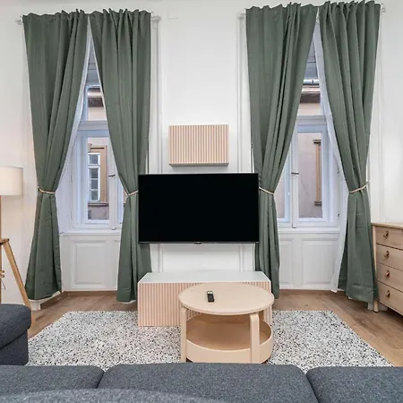 Apartment Gozsdu Court Three Roses Budapest
