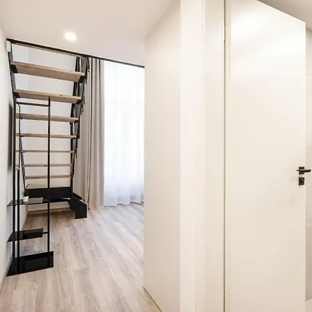 E44 - Erzsebet Boulevard - Location By Bqa Apartment