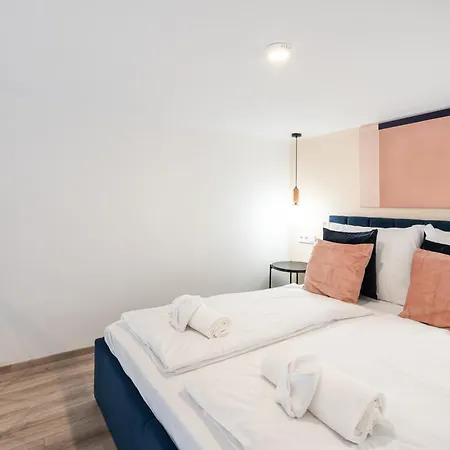 Apartment E44 - Erzsebet Boulevard - Location By Bqa