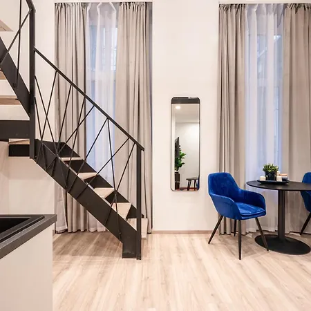 E44 - Erzsebet Boulevard - Location By Bqa Apartment *