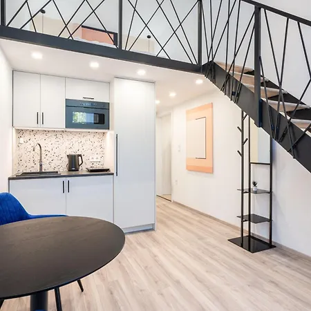 E44 - Erzsebet Boulevard - Location By Bqa Apartment