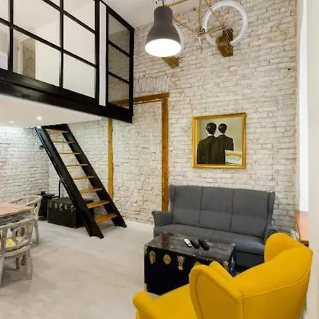 Vintage Vibe: Your Escape