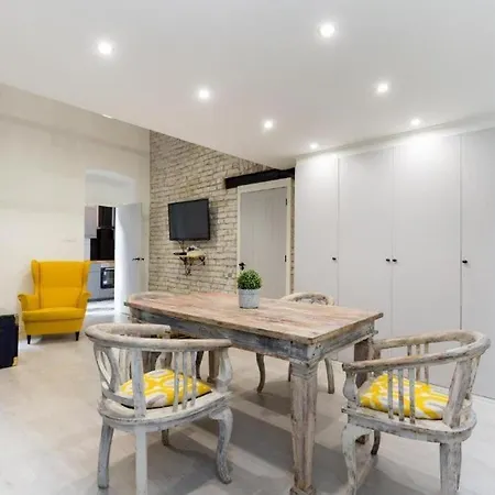 Vintage Vibe: Your Escape Apartment Budapest