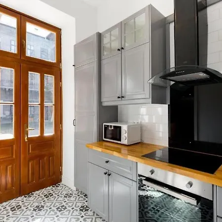Apartment Vintage Vibe: Your Escape *