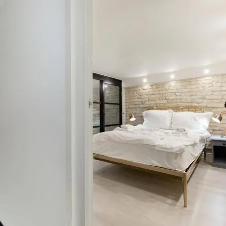 Vintage Vibe: Your Escape Apartment Budapest