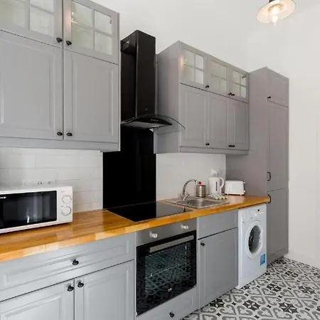 Apartment Vintage Vibe: Your Escape Budapest