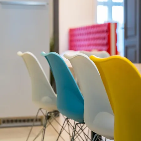 Apartment Faces - Funky Design In Vibrant Centre