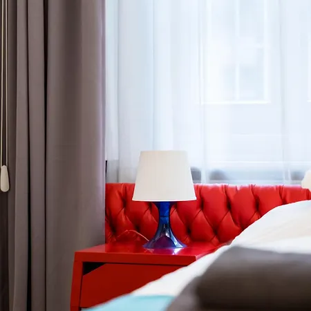 Apartment Faces - Funky Design In Vibrant Centre Budapest