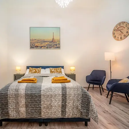A77 Buda Castle Apartment *
