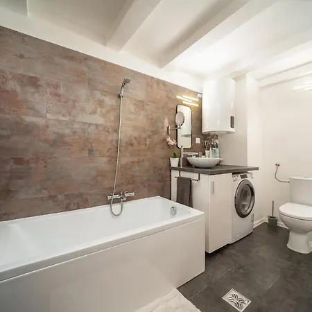 A77 Buda Castle Apartment *