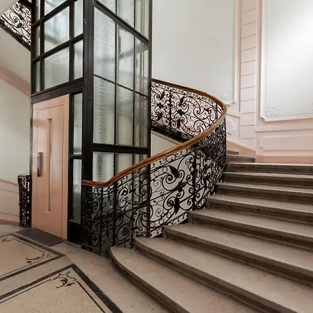 Apartment Location - Grand Boulevard *
