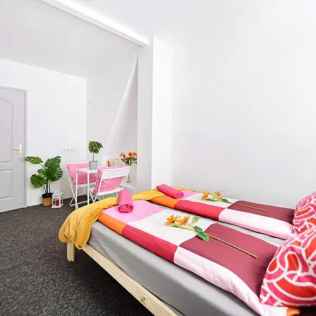 Berkocsis Street Citycentre Apartment *