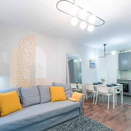Apartment Very - Free Parking - Sunny Balcony