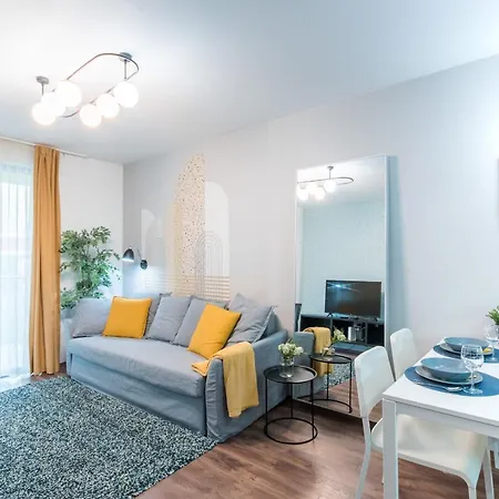 Very - Free Parking - Sunny Balcony Apartment