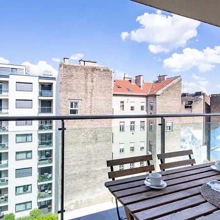 Apartment Very - Balcony - Free Parking Budapest