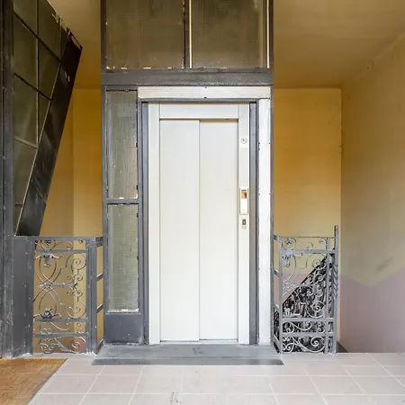 T29 Apartment *