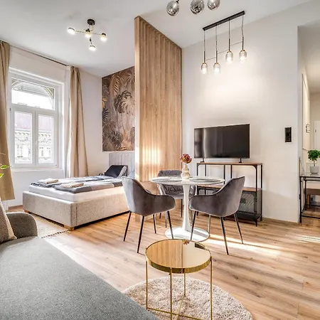 T29 Apartment *