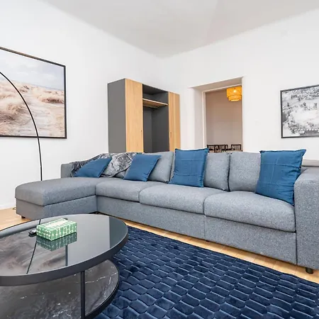 Gozsdu Court Le Noir Apartment Budapest