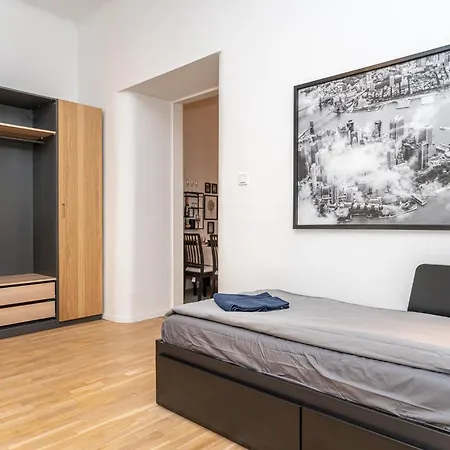 Gozsdu Court Le Noir Apartment Budapest