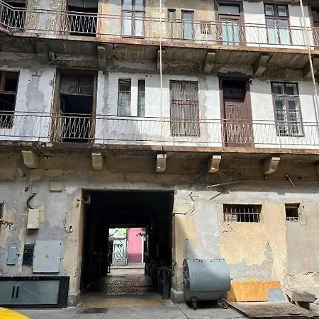 Gozsdu Court Three Roses Apartment