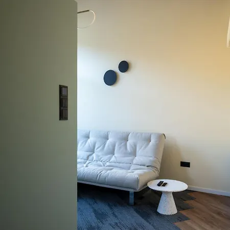 A50-balcony-designer No4 Apartment *