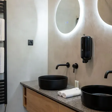 A50-balcony-designer No4 Apartment