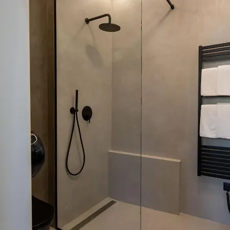 A50-balcony-designer No4 Apartment *
