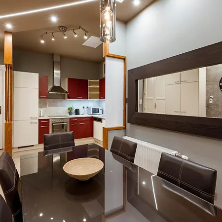 Apartment Andrassy Avenue 24 De Lux *
