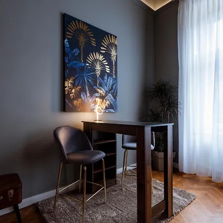 Apartment Andrassy Avenue 24 De Lux Budapest