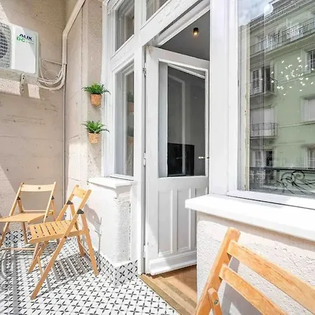 Apartment Gem Lively 7th District Near New York Cafe *
