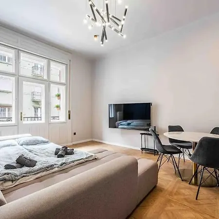 Gem Lively 7th District Near New York Cafe Apartment Budapest