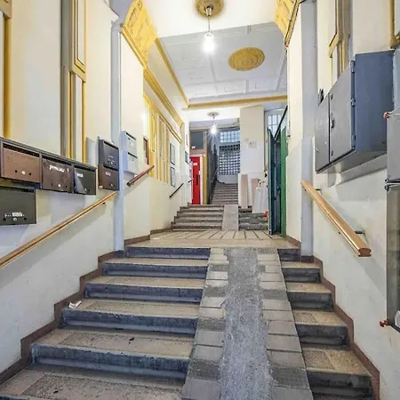 Apartment Gem Lively 7th District Near New York Cafe Budapest