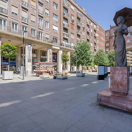 Rumbach With Mezzanine Apartment