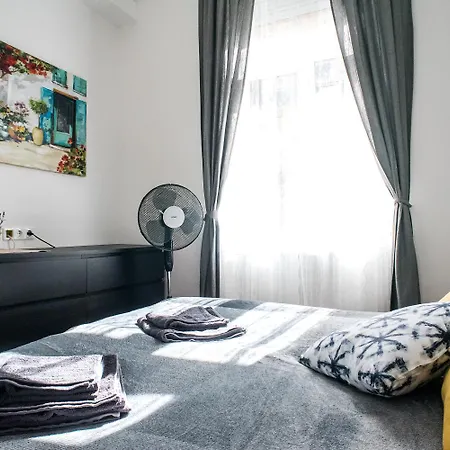 Apartment N16-spacey, Modern Family Flat For 5