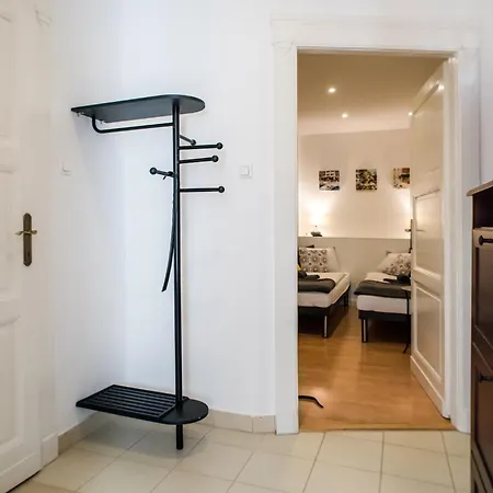 Apartment N16-spacey, Modern Family Flat For 5