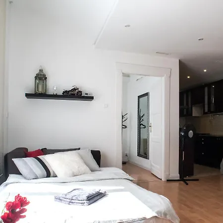 Apartment N16-spacey, Modern Family Flat For 5 *