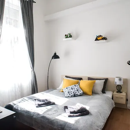 Apartment N16-spacey, Modern Family Flat For 5 *