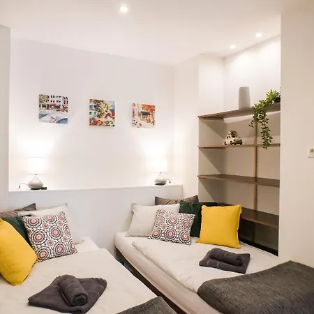 N16-spacey, Modern Family Flat For 5 * Budapest