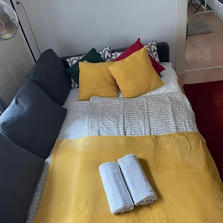 N16-spacey, Modern Family Flat For 5 Apartment