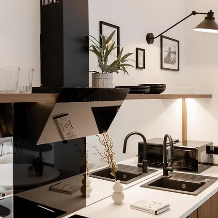 The Modernist Vasvari 6 Apartment *