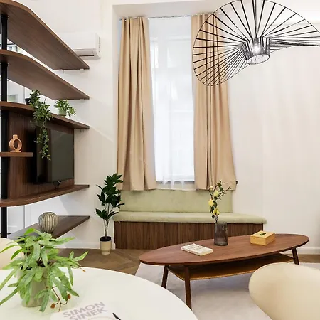 The Modernist Vasvari 6 * Budapest
