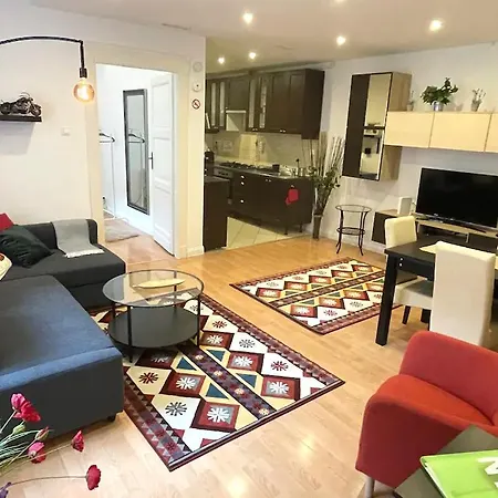 N16-spacey, Modern Family Flat For 5 * Budapest