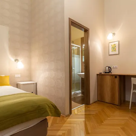 Guest house The Cream *