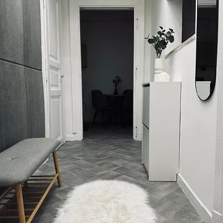 Cosy Hideaway Apartment *